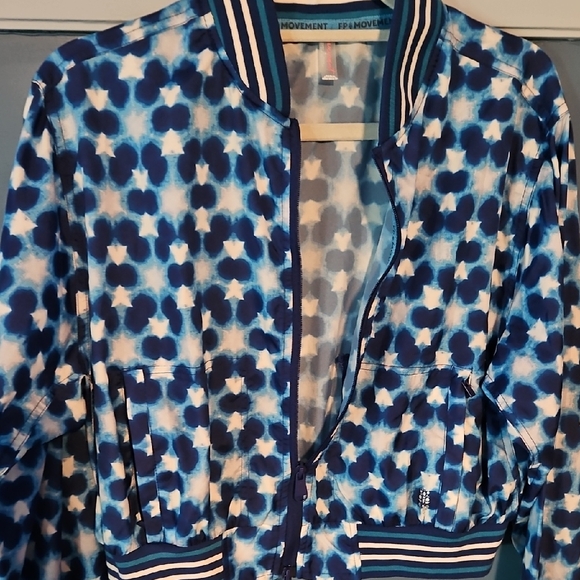 Free People Movement Top Seed Tennis Jacket Cropped Blue & White NWOT - Picture 7 of 14